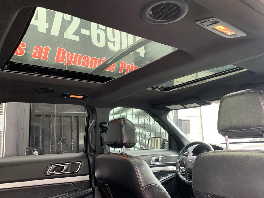 2017 Ford Explorer Image 33