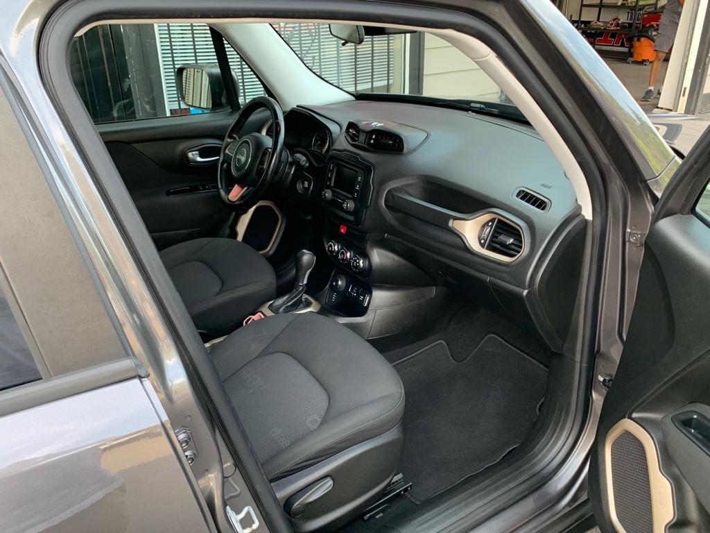 2017 Jeep Renegade Image 25