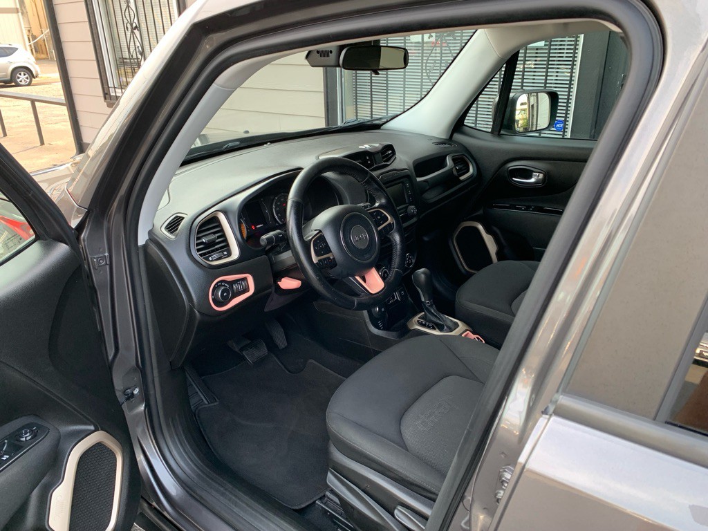 2017 Jeep Renegade Image 11
