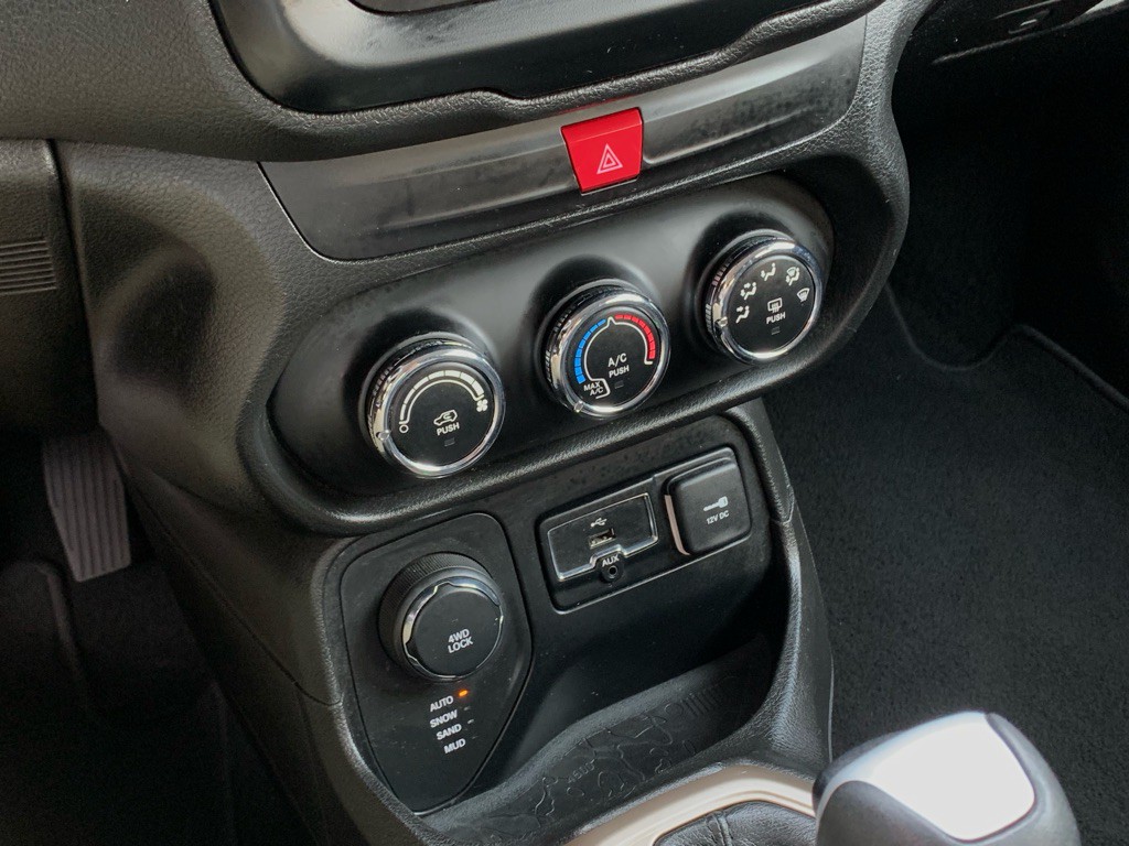 2017 Jeep Renegade Image 19