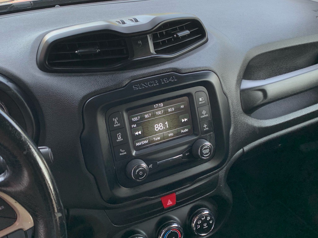 2017 Jeep Renegade Image 20