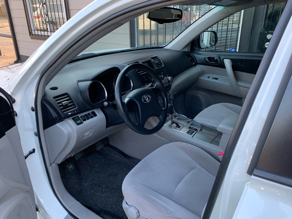 2010 Toyota Highlander Image 10