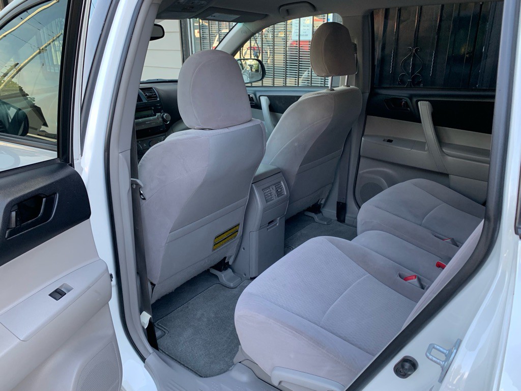 2010 Toyota Highlander Image 13