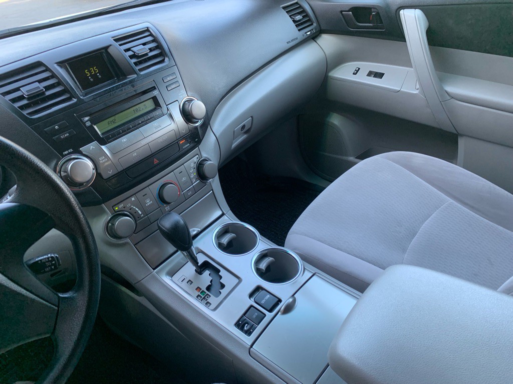 2010 Toyota Highlander Image 18