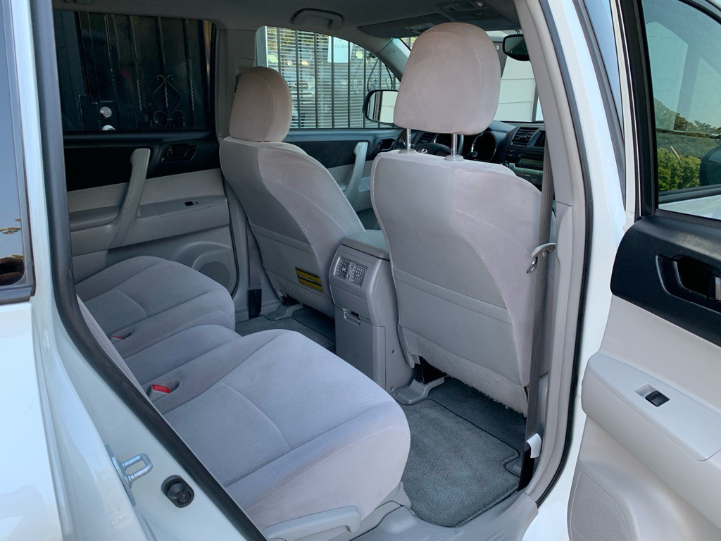 2010 Toyota Highlander Image 22