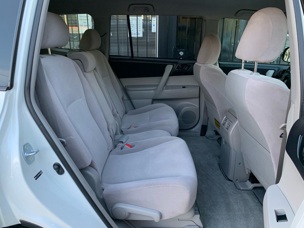 2010 Toyota Highlander Image 23