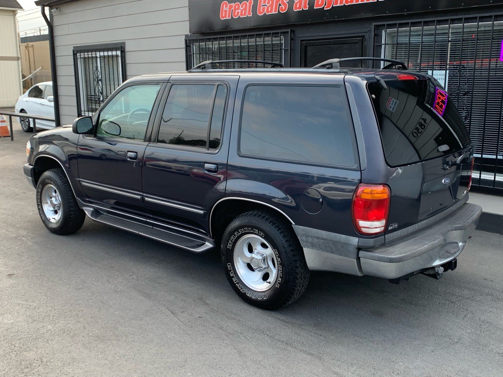 2000 Ford Explorer Image 3