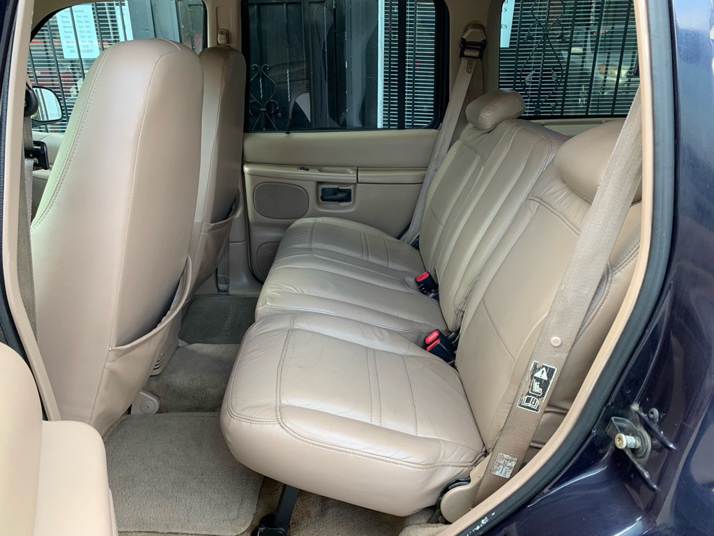 2000 Ford Explorer Image 15
