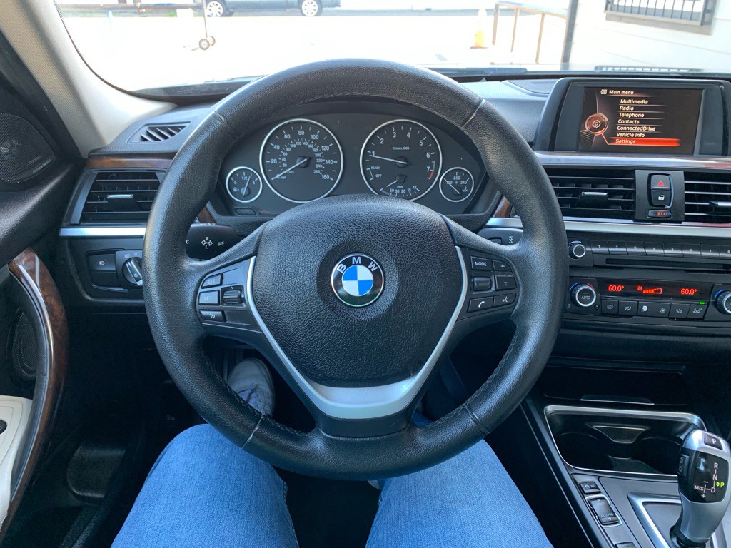 2015 BMW 3 Series Image 17