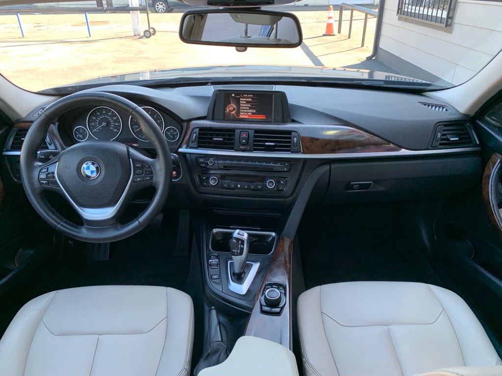 2015 BMW 3 Series Image 18