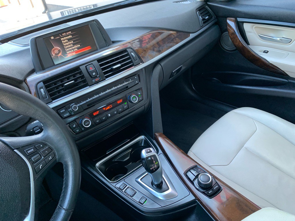 2015 BMW 3 Series Image 19