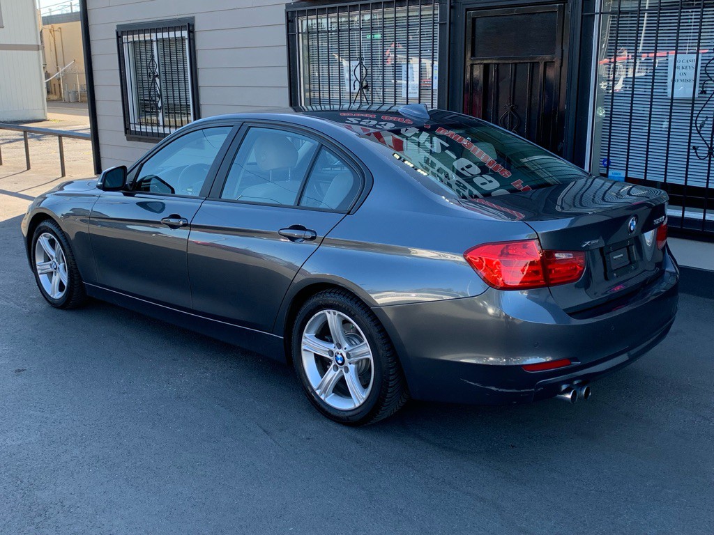 2015 BMW 3 Series Image 4