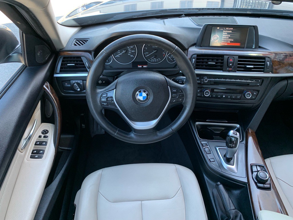 2015 BMW 3 Series Image 17