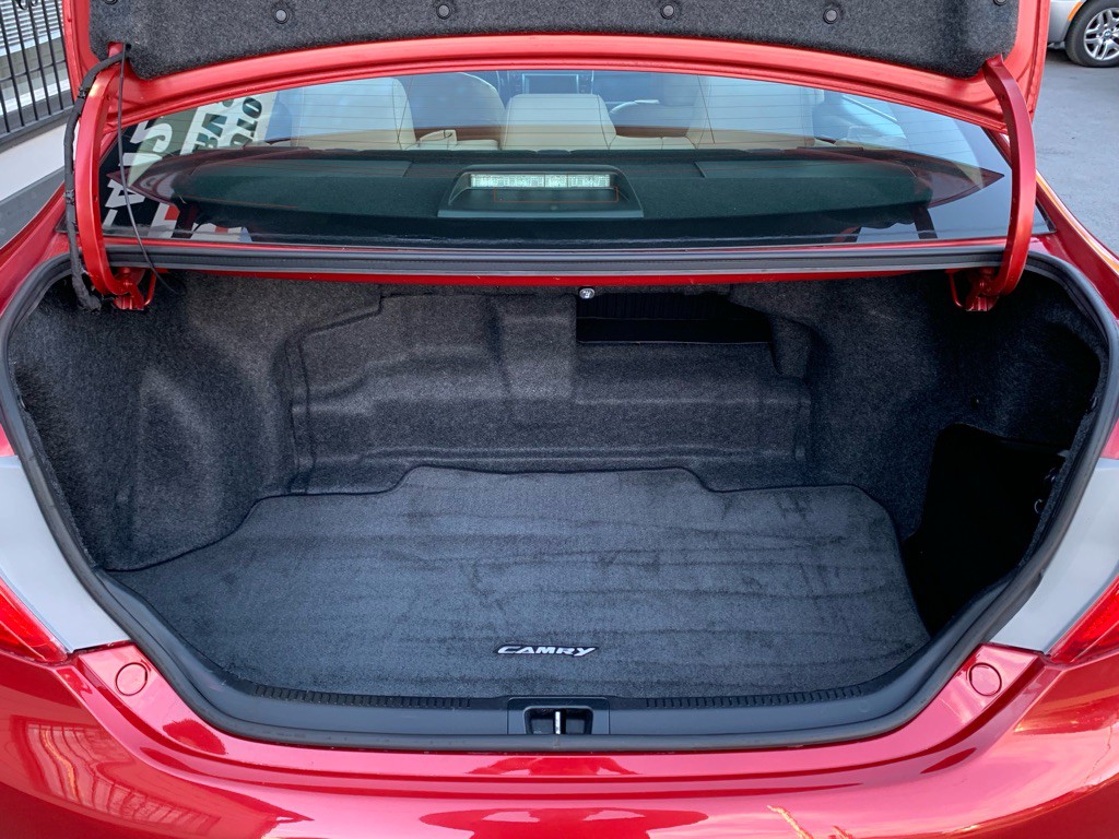 2012 Toyota Camry Image 5