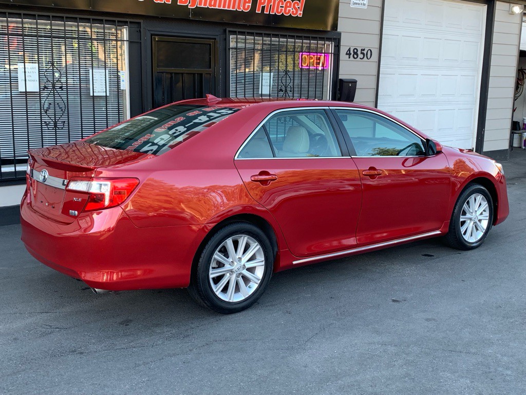 2012 Toyota Camry Image 6