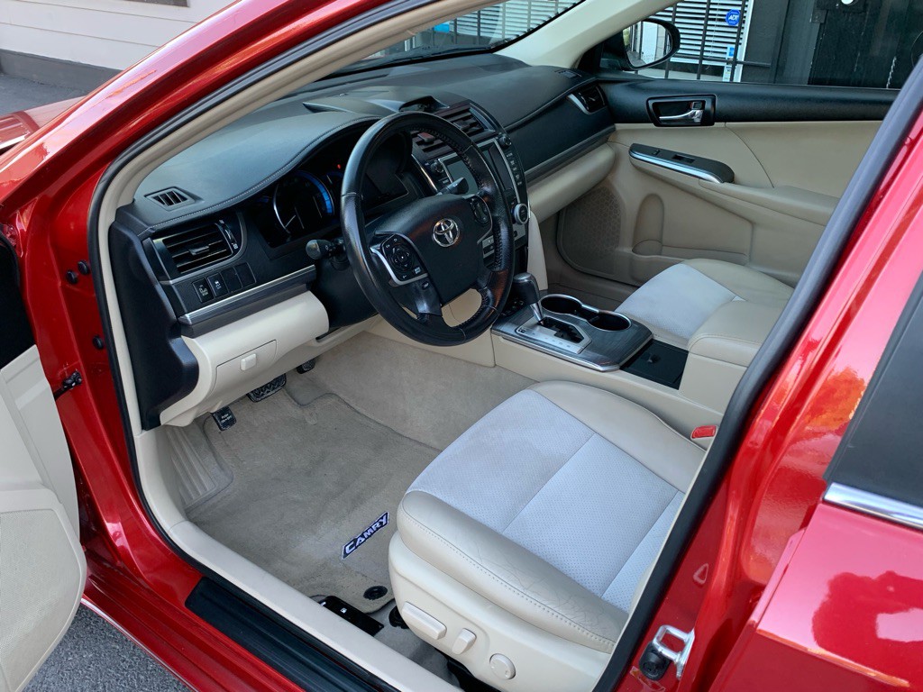 2012 Toyota Camry Image 10