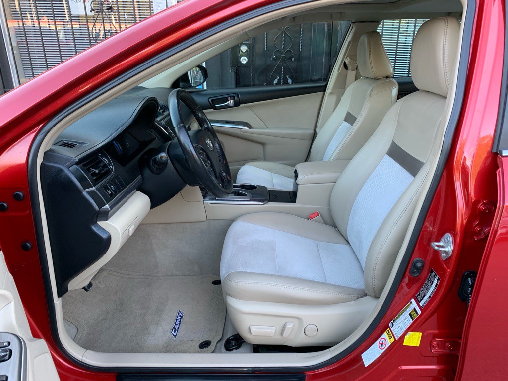 2012 Toyota Camry Image 11
