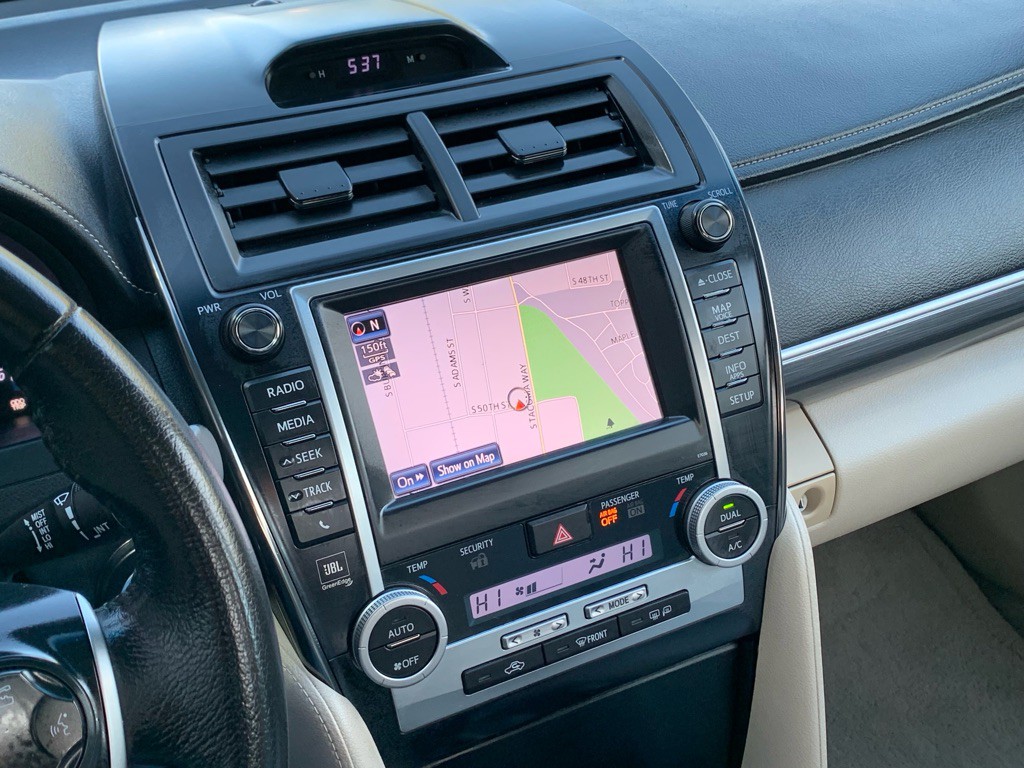 2012 Toyota Camry Image 19