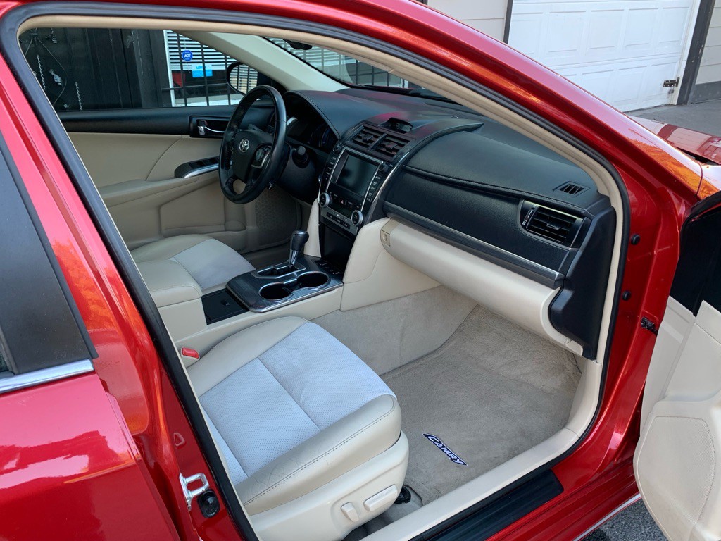 2012 Toyota Camry Image 26