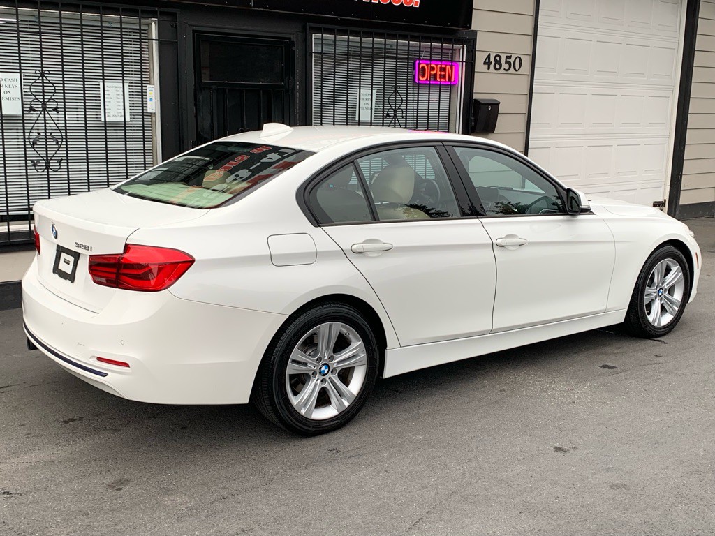 2016 BMW 3 Series Image 6