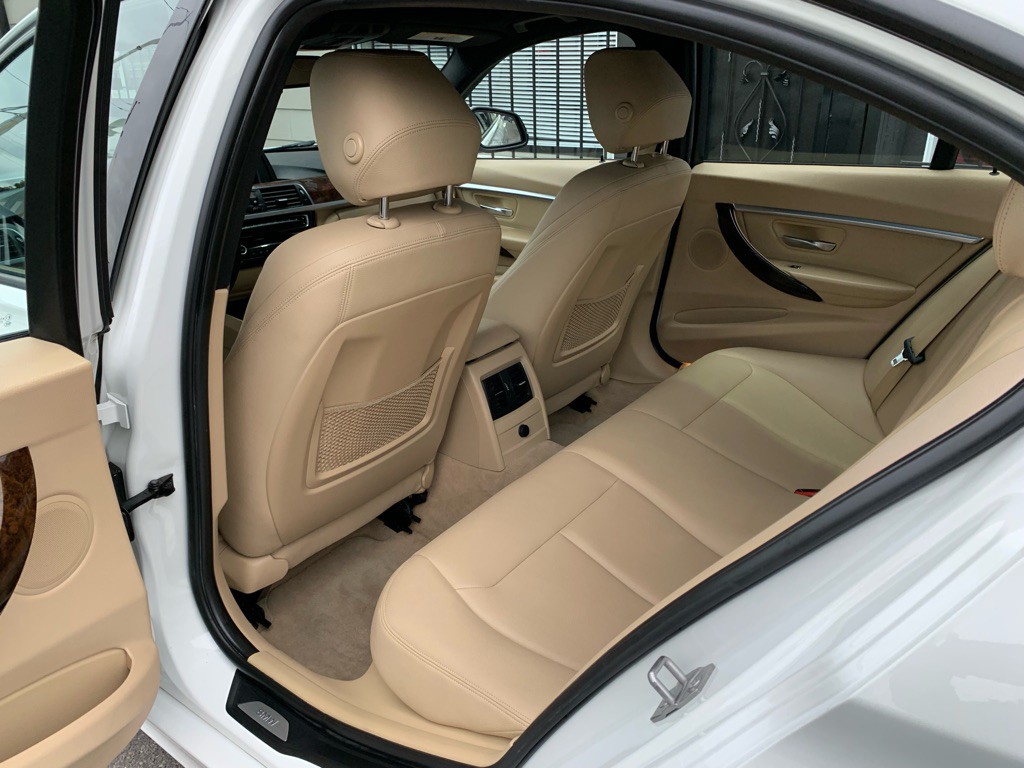 2016 BMW 3 Series Image 13