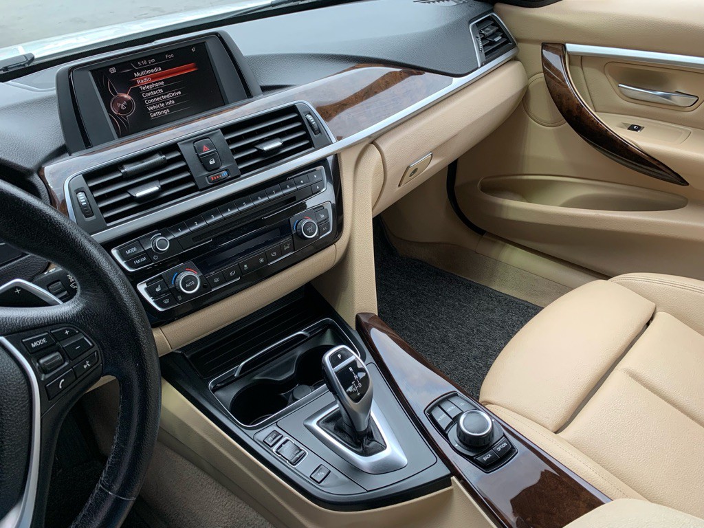 2016 BMW 3 Series Image 18