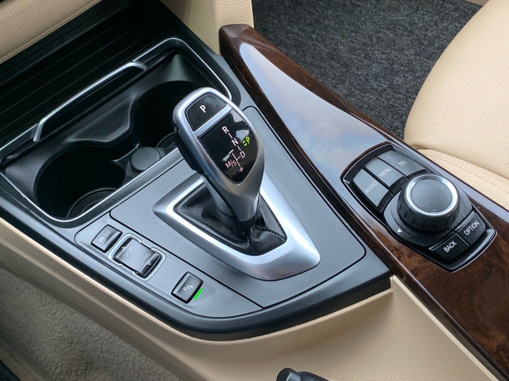2016 BMW 3 Series Image 21