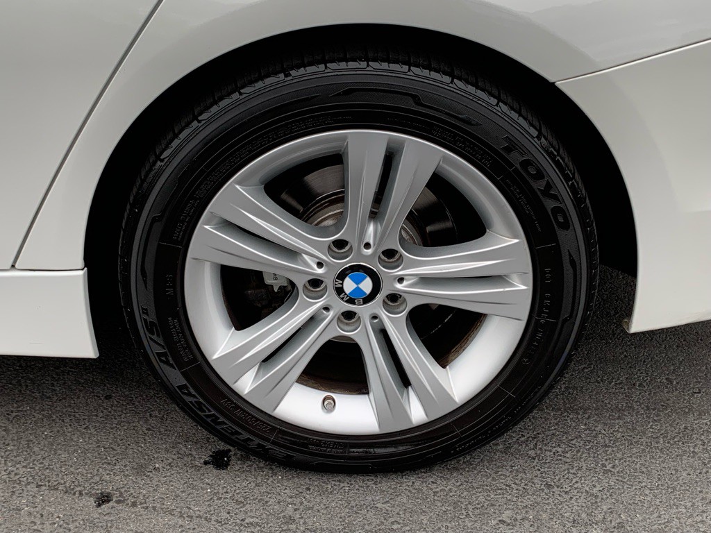 2016 BMW 3 Series Image 26