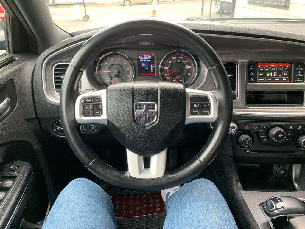 2013 Dodge Charger Image 18