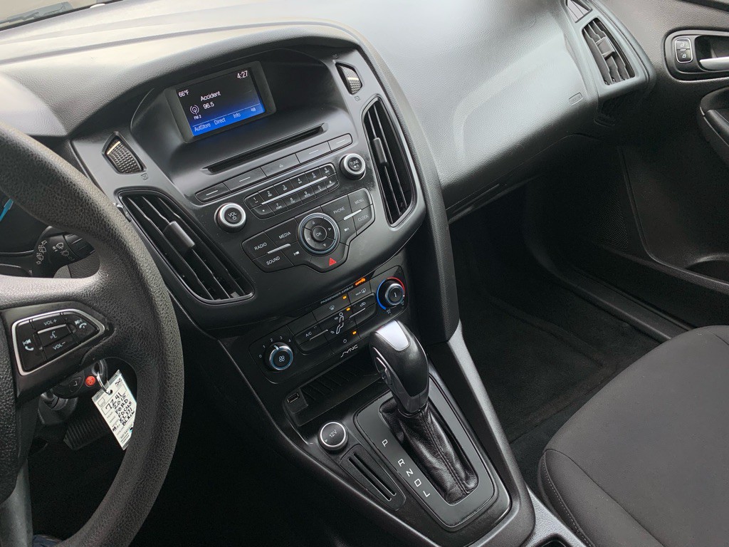 2015 Ford Focus Image 19