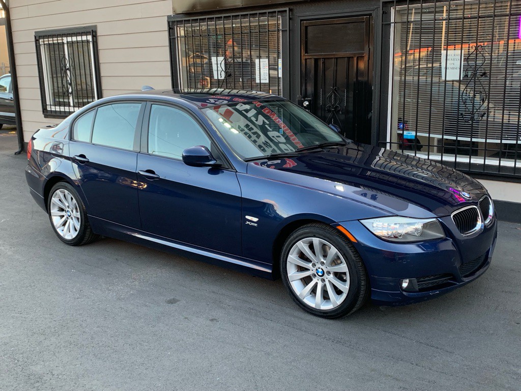 2011 BMW 3 Series Image 8