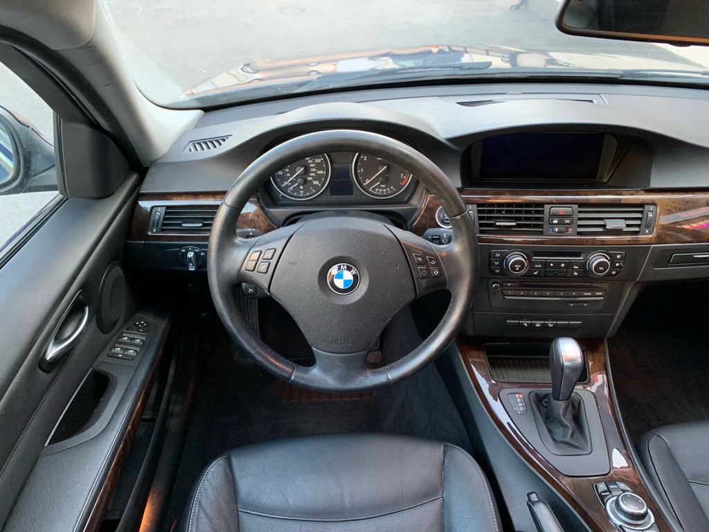 2011 BMW 3 Series Image 18