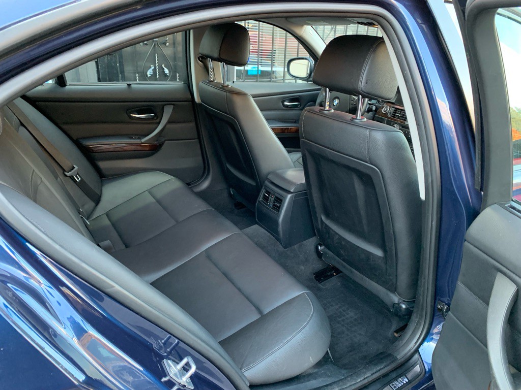 2011 BMW 3 Series Image 20