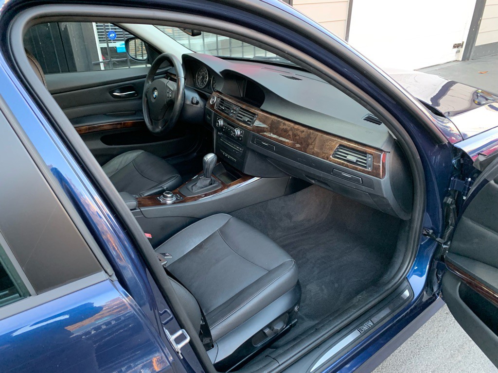 2011 BMW 3 Series Image 22
