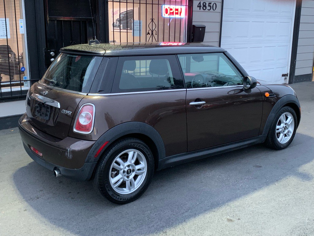 2012 MINI Cooper Image 5