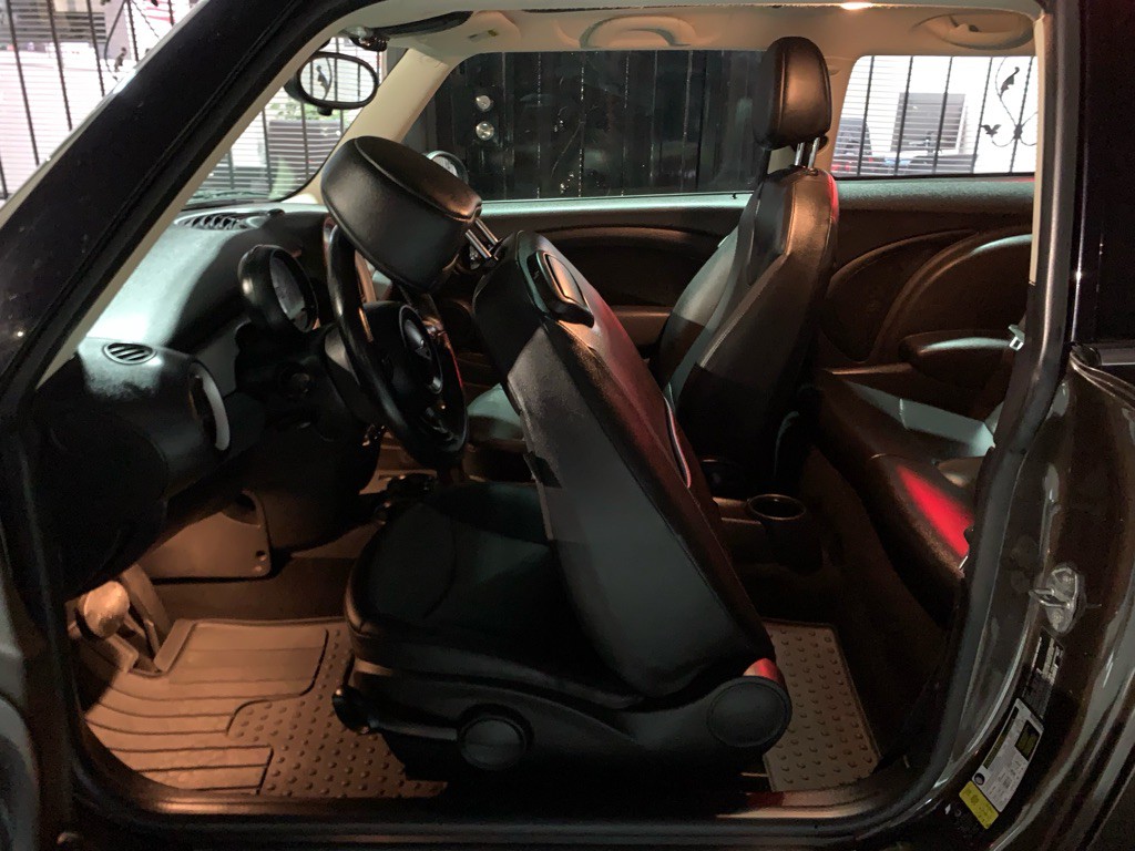 2012 MINI Cooper Image 12