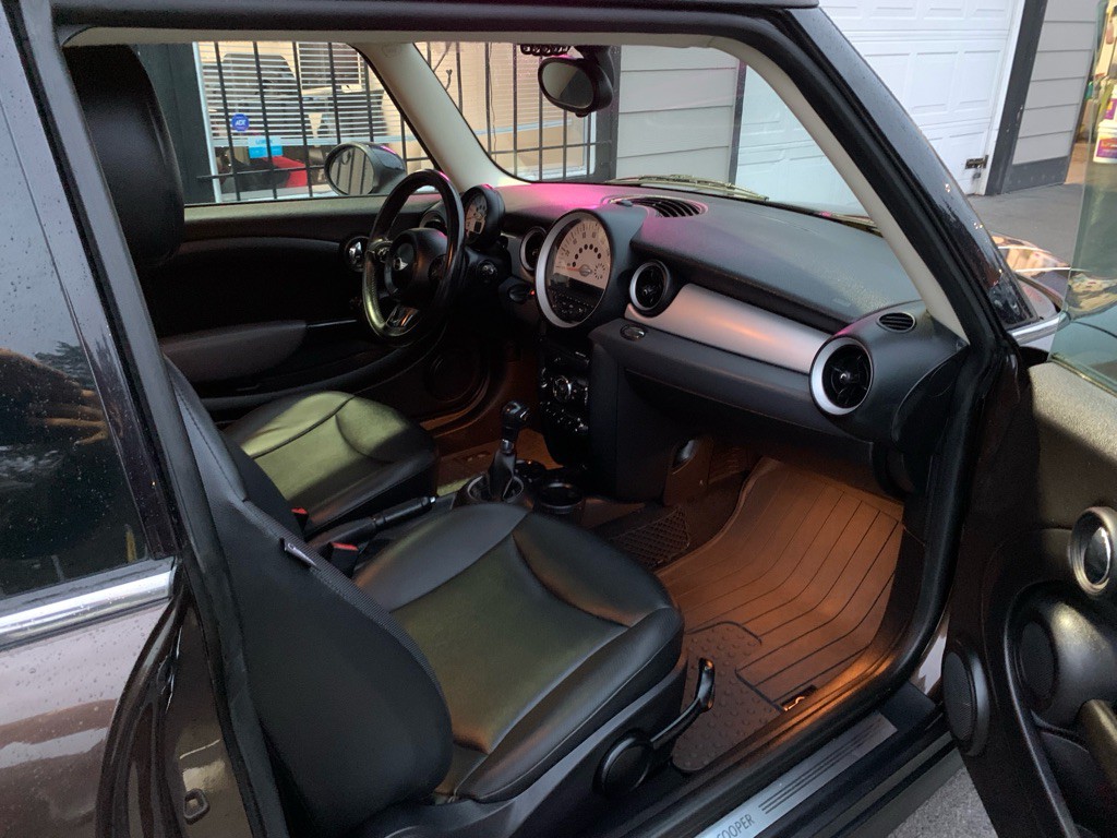 2012 MINI Cooper Image 24