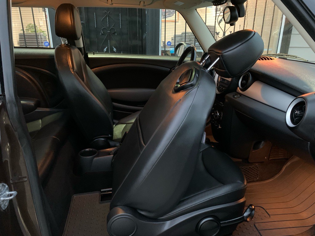 2012 MINI Cooper Image 26