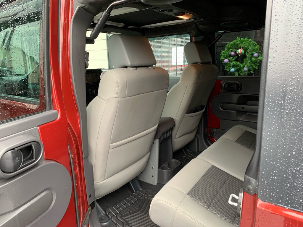 2010 Jeep Wrangler Unlimited Image 17