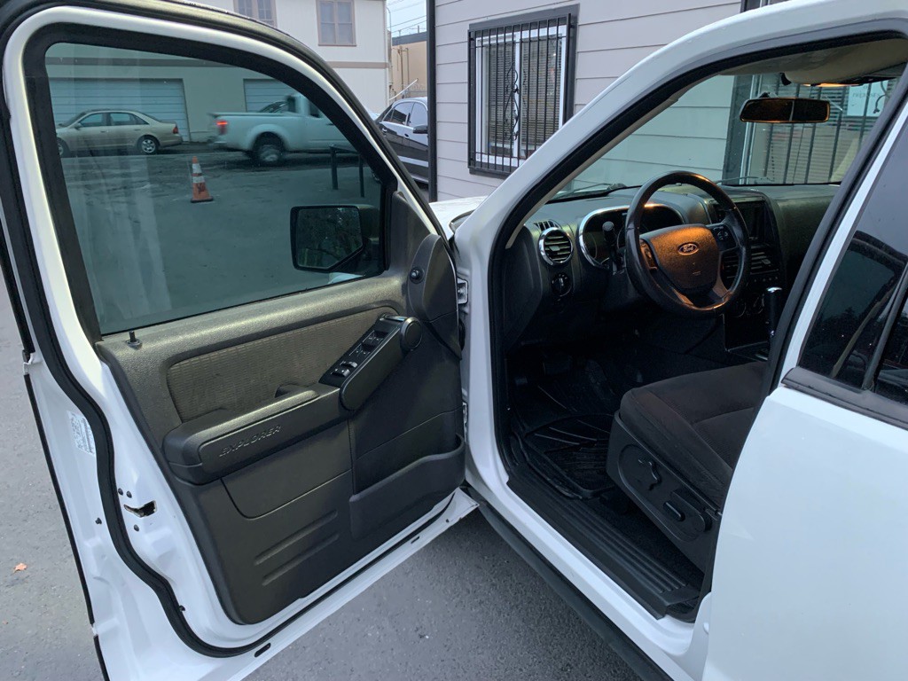 2010 Ford Explorer Image 11