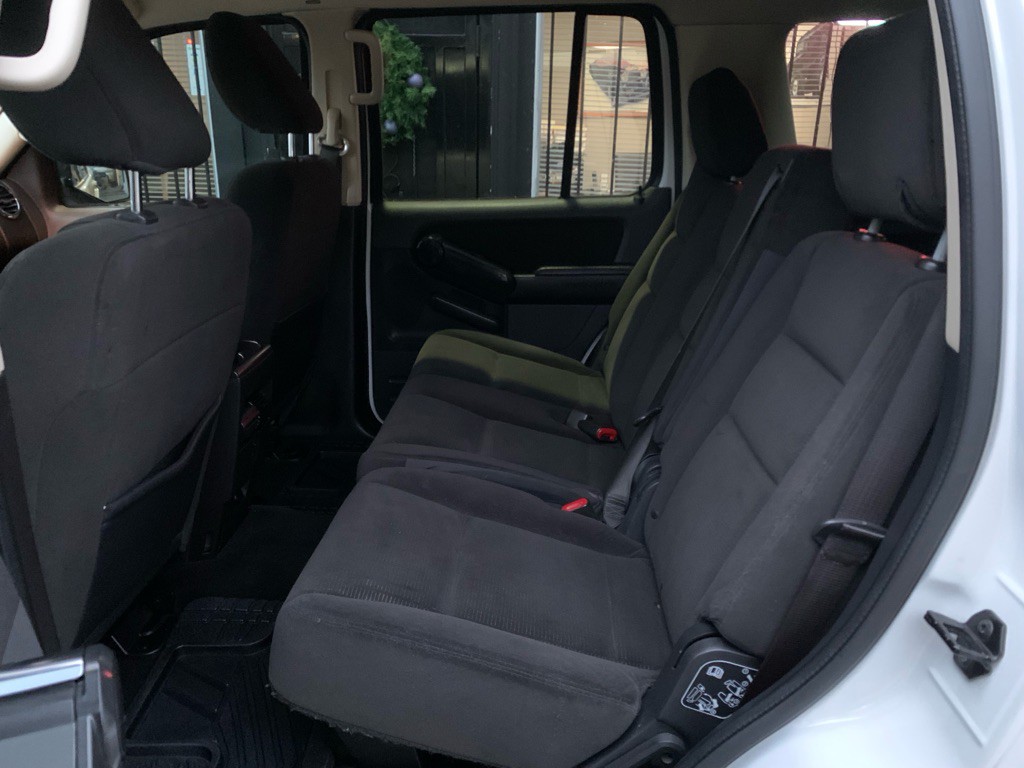 2010 Ford Explorer Image 16