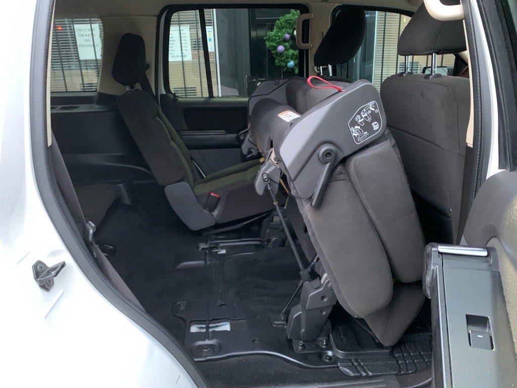 2010 Ford Explorer Image 21