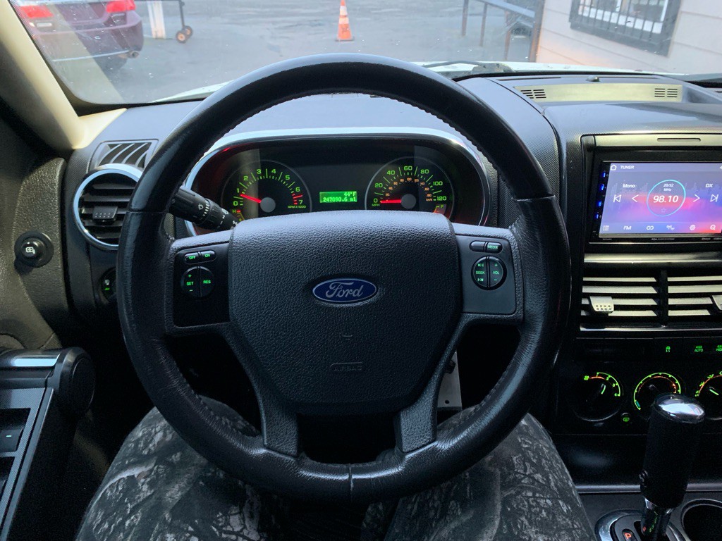 2010 Ford Explorer Image 25