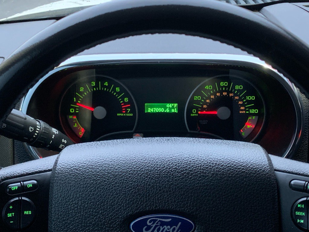 2010 Ford Explorer Image 26