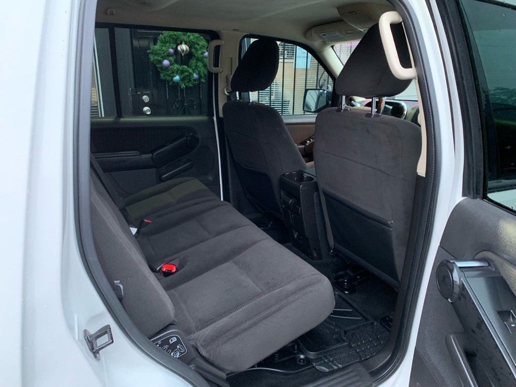 2010 Ford Explorer Image 20