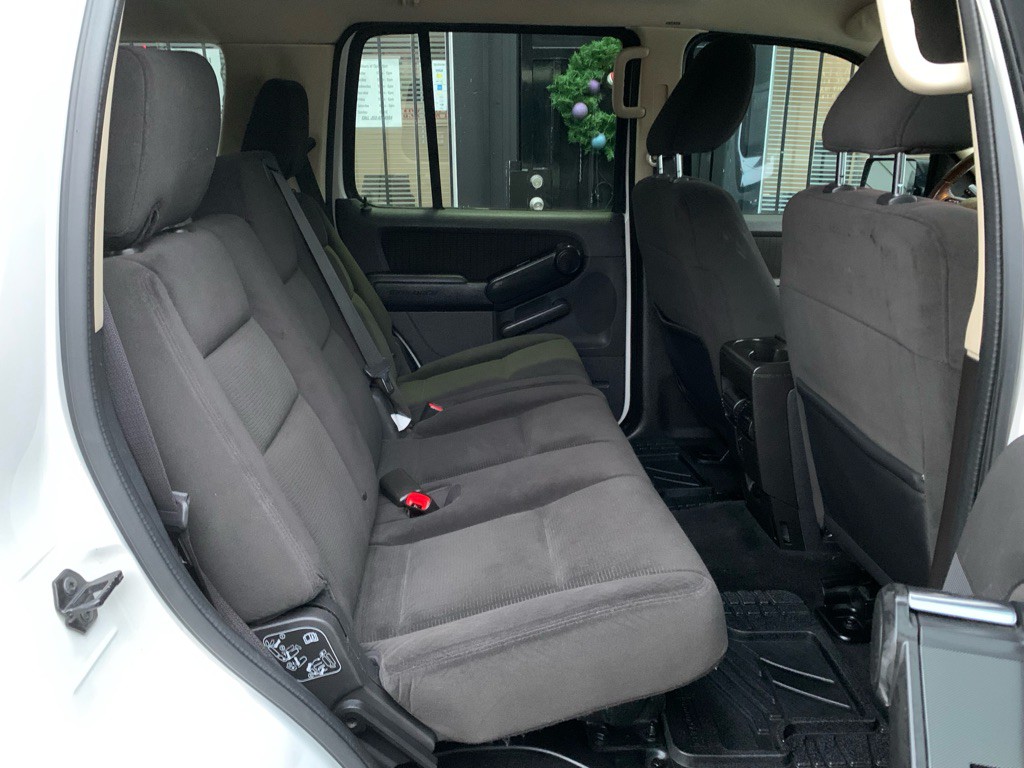 2010 Ford Explorer Image 21