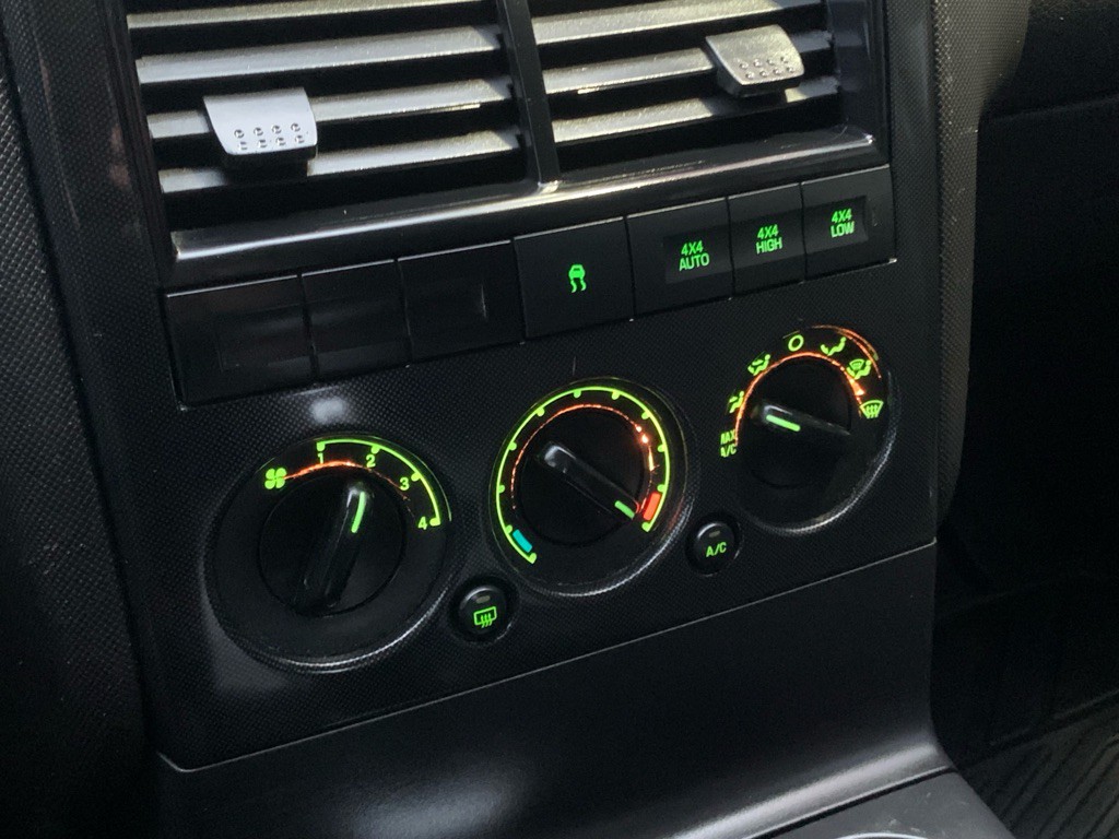 2010 Ford Explorer Image 31