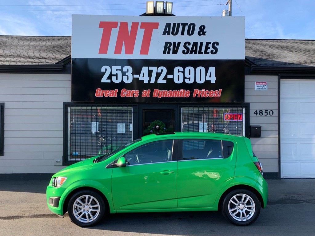 2016 Chevrolet Sonic Image 2