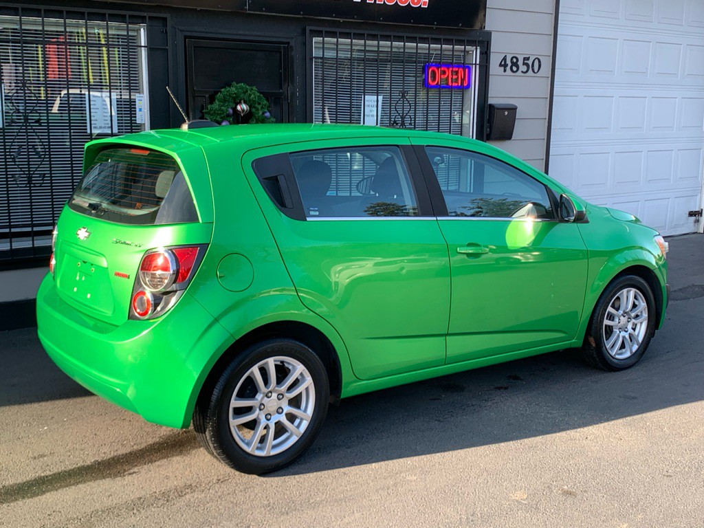 2016 Chevrolet Sonic Image 6