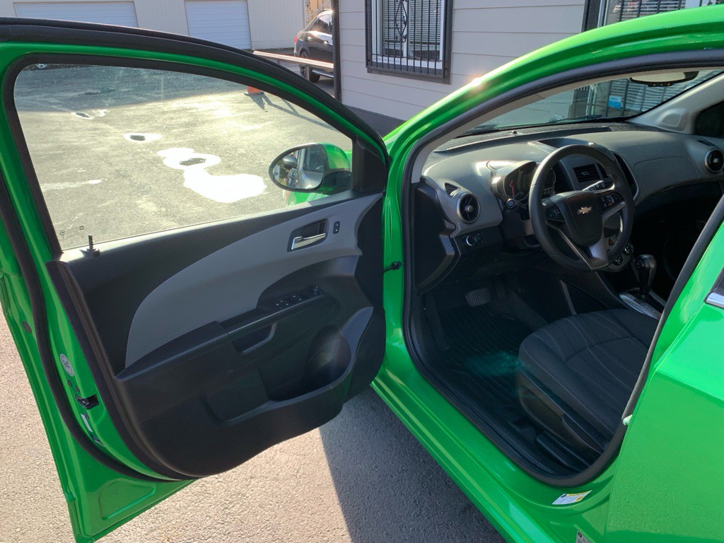 2016 Chevrolet Sonic Image 9